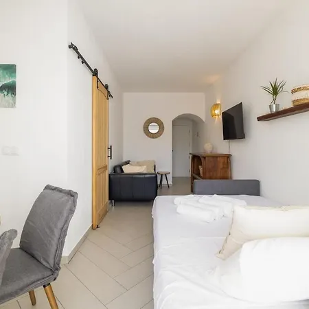 Magnolia Sea View, Dream Terrace, Pool, Front Apartment *