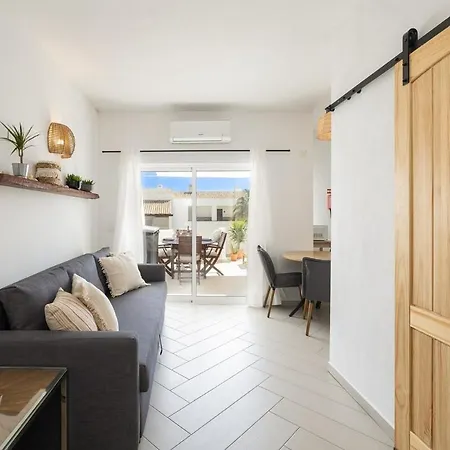 Magnolia Sea View, Dream Terrace, Pool, Front Apartment